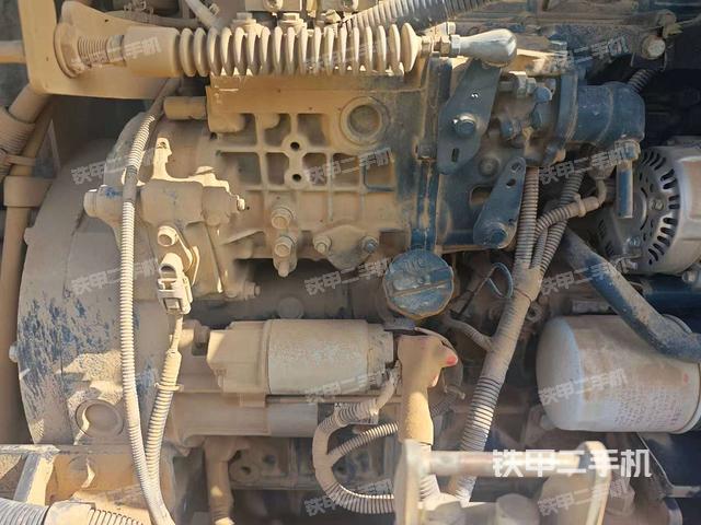 回转马达和主控阀（整机外观）