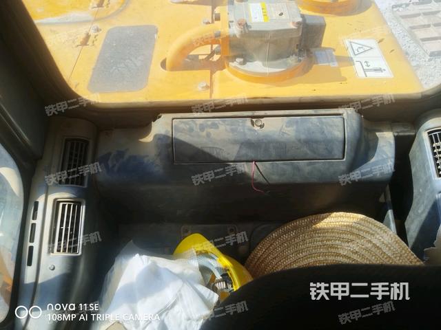 后窗玻璃角标（驾驶室部分）