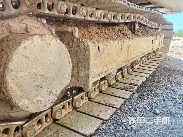 單側(cè)履帶整體（整機(jī)外觀）