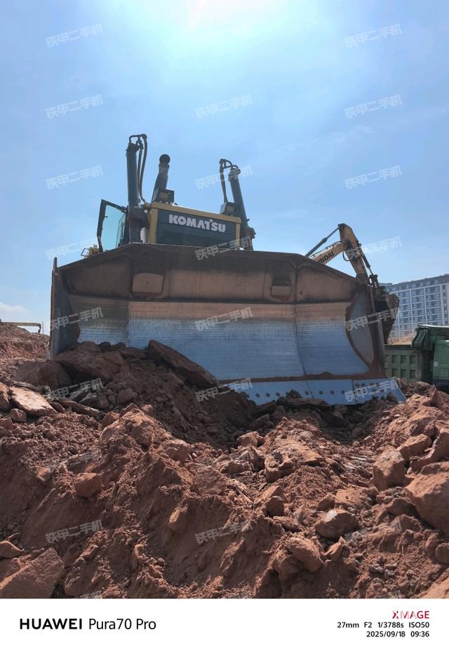 推土鏟左后（推土機底盤及工作裝置）