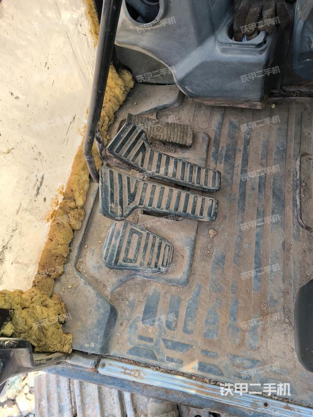 左后方玻璃角标（驾驶室部分）