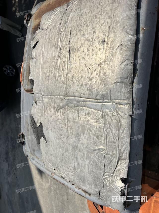 驾驶室顶部（整机外观）