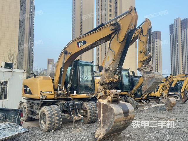 驾驶室顶部（整机外观）