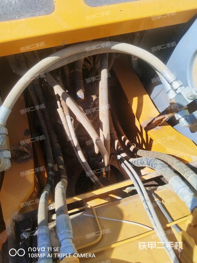 中央回转接头特写（上车部件）