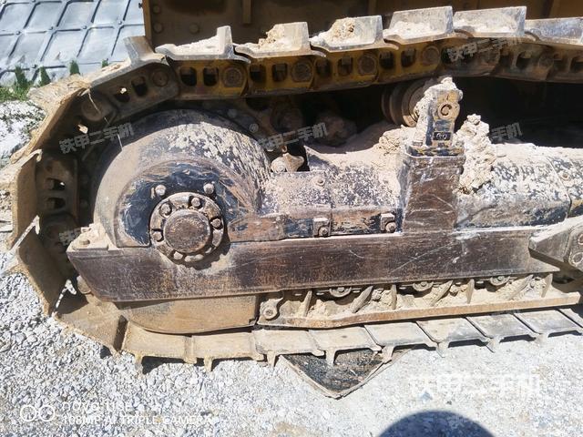 右引導(dǎo)輪（推土機(jī)底盤及工作裝置）