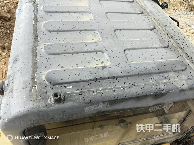 驾驶室顶部（整机外观）