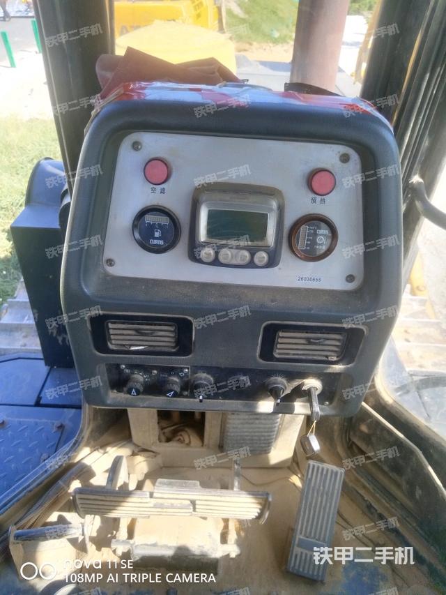 儀表盤全景（推土機(jī)駕駛室）