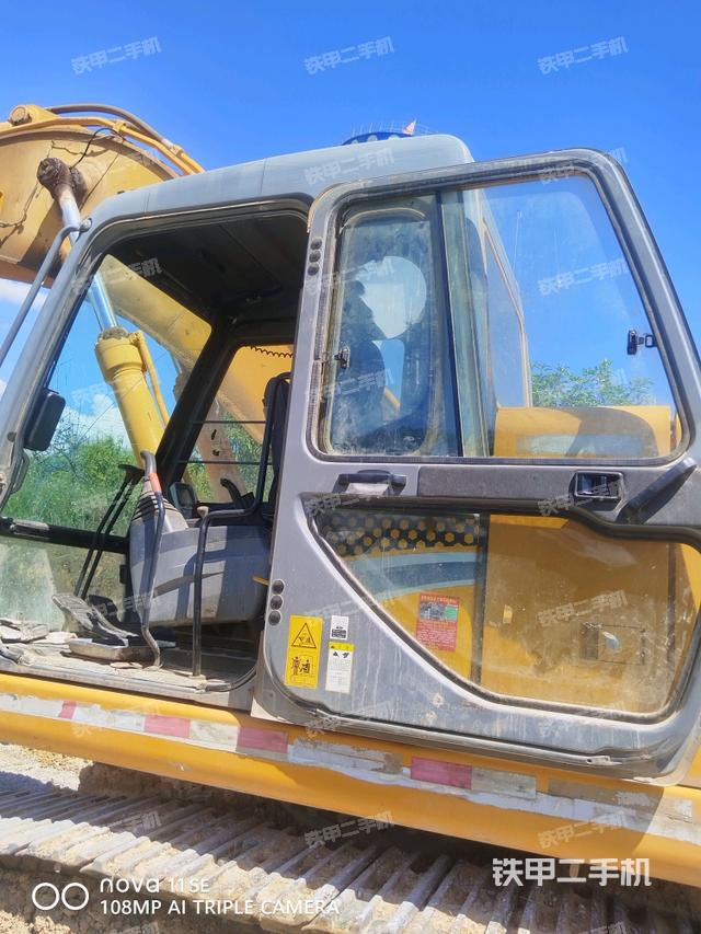 驾驶室正侧（驾驶室部分）