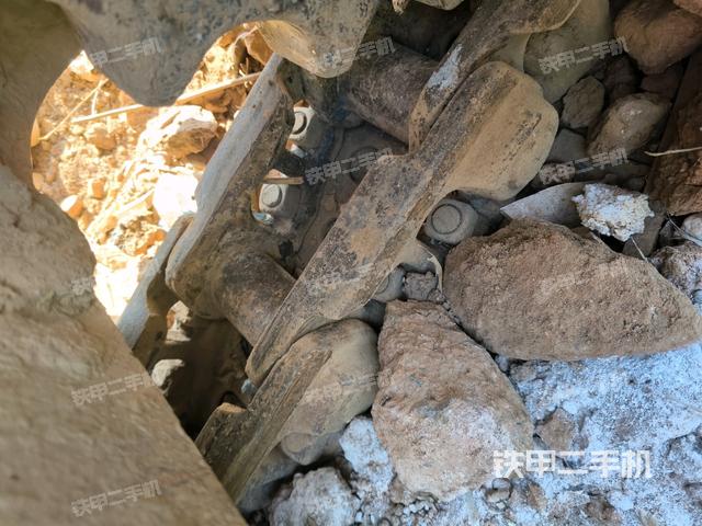 左側(cè)履帶整體?（行走機(jī)構(gòu)）