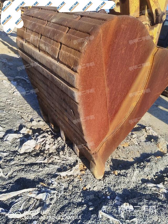 铲斗右后整体（工作和回转装置）