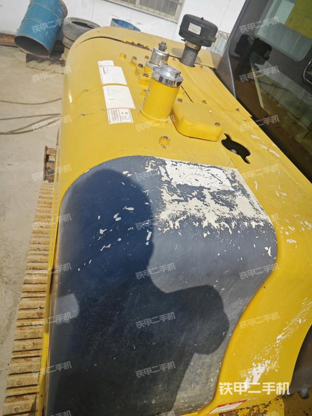 驾驶室顶部（整机外观）