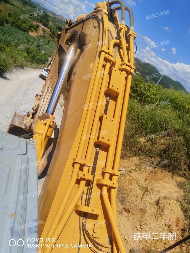 大臂背部俯视（工作和回转装置）