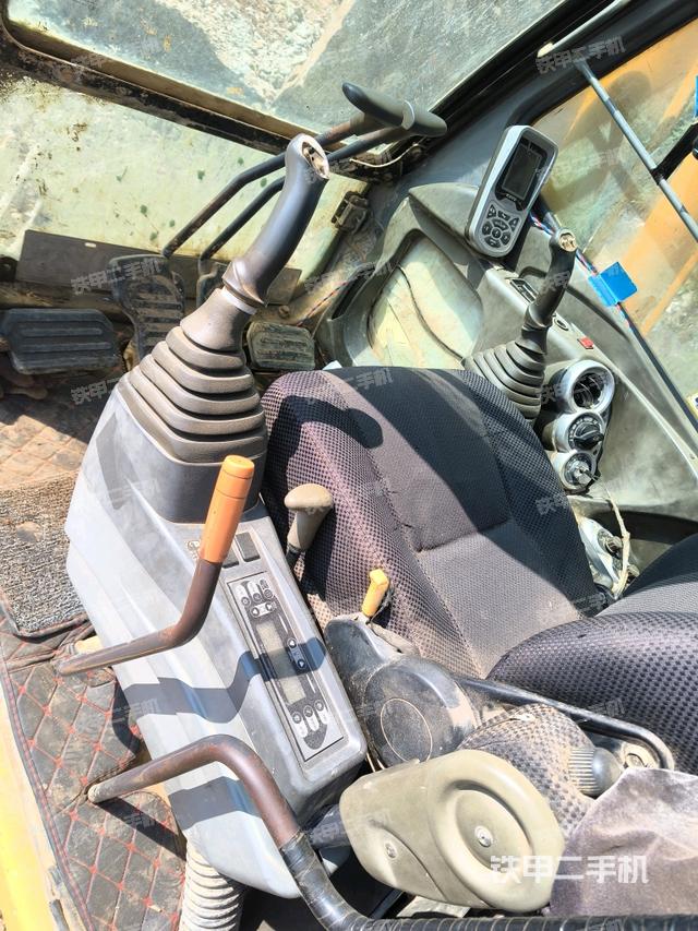 左后方玻璃角标（驾驶室部分）