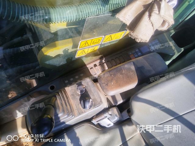 座椅左侧控制台/音响/含左手柄（驾驶室部分）