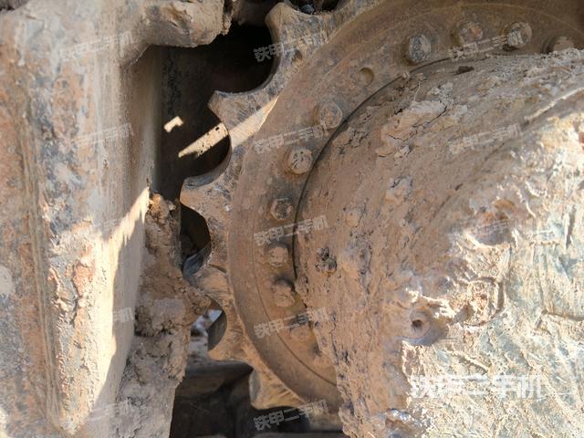 右驱动轮（行走机构）