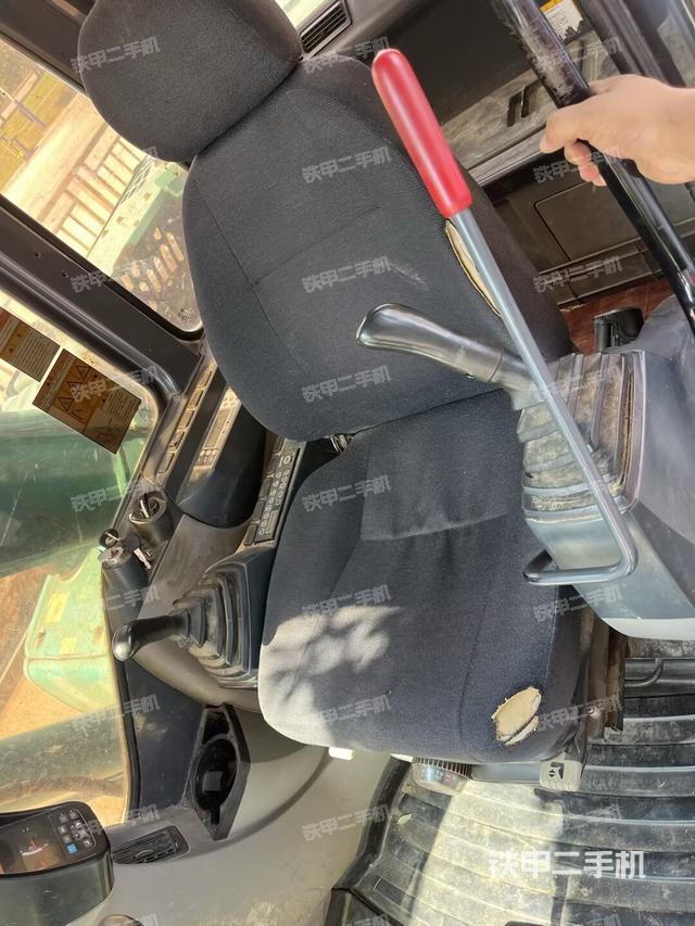 驾驶室整体（整机外观）