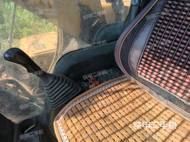 座椅后部（駕駛室部分）