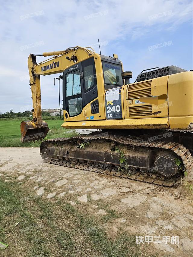 驾驶室顶部（整机外观）