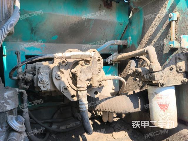 液壓泵斜45?右（大件艙室）