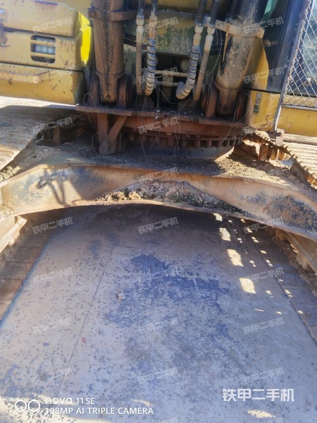 转盘和下车架正前（工作和回转装置）