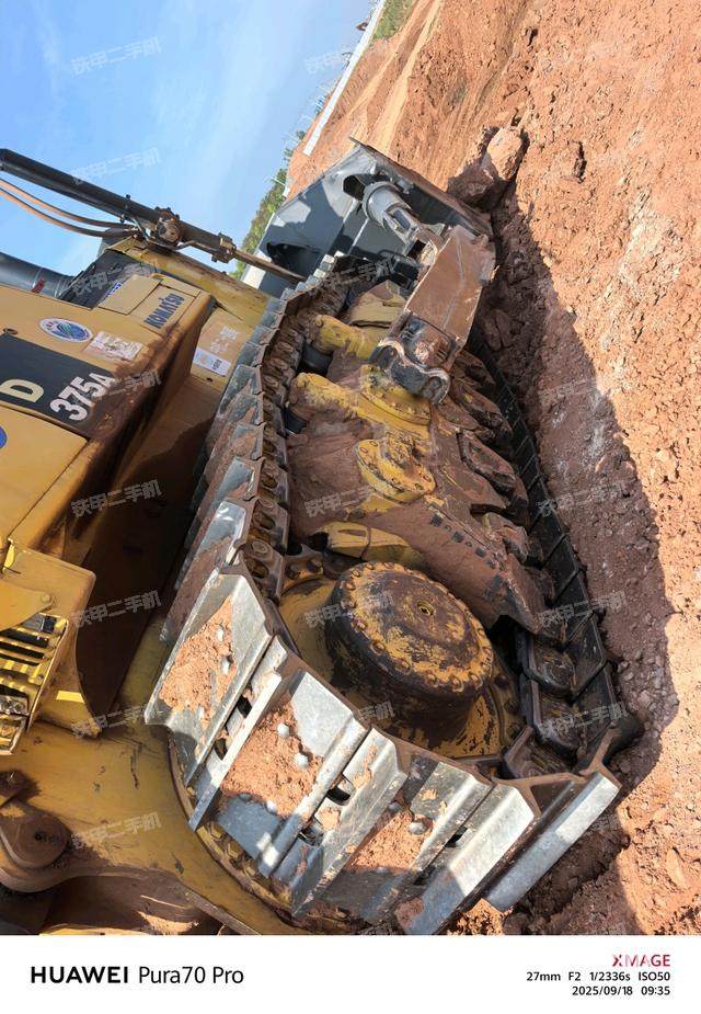 右引導輪（推土機底盤及工作裝置）