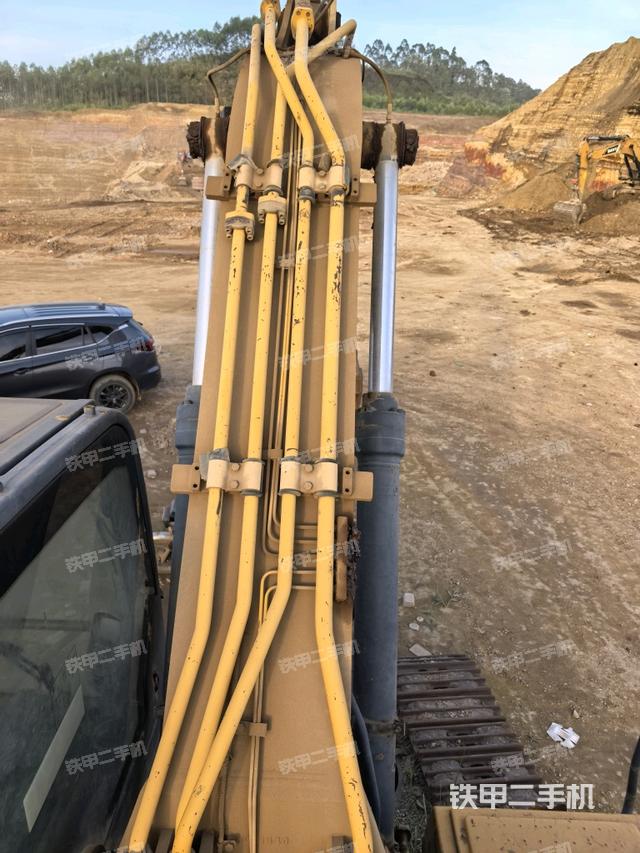 铲斗右后整体（工作和回转装置）