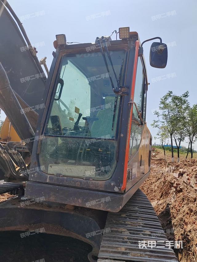 駕駛室整體（整機(jī)外觀）