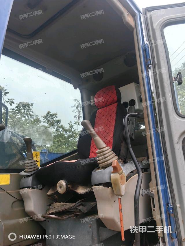 驾驶室整体（整机外观）