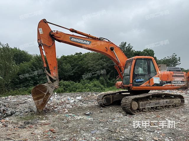 斗山DH225LC-9挖掘机