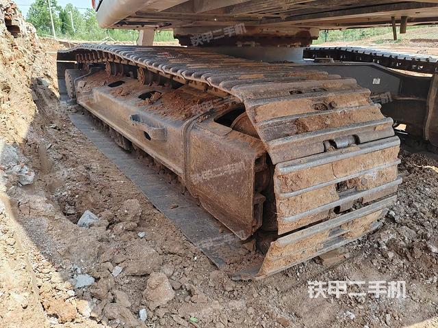 單側(cè)履帶整體（整機(jī)外觀）