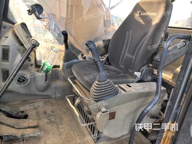 座椅后部（驾驶室部分）