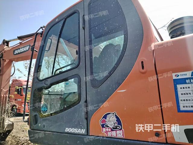 驾驶室整体（整机外观）