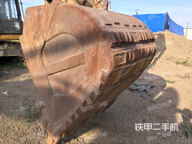 小臂整体右前（工作和回转装置）