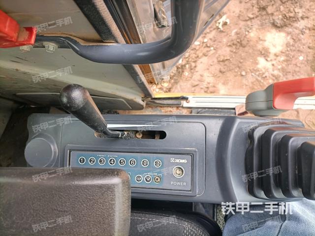 座椅左侧控制台/音响/含左手柄（驾驶室部分）