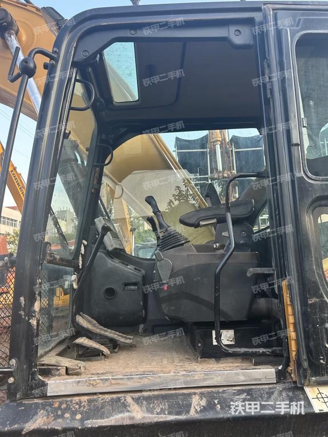 驾驶室整体（整机外观）