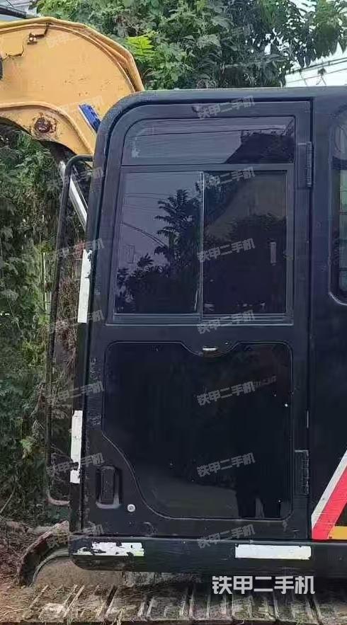 駕駛室整體（整機(jī)外觀）