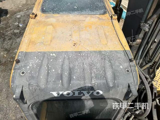 驾驶室顶部（整机外观）