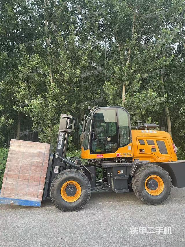 整机左侧（设备外观及核心部件）