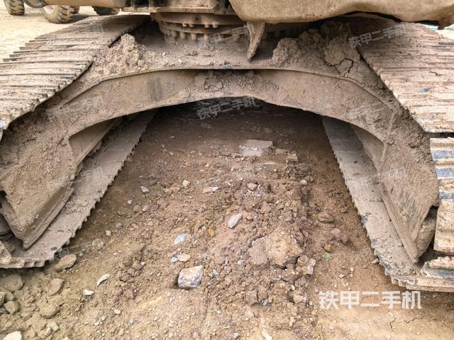 转盘和下车架正前（工作和回转装置）