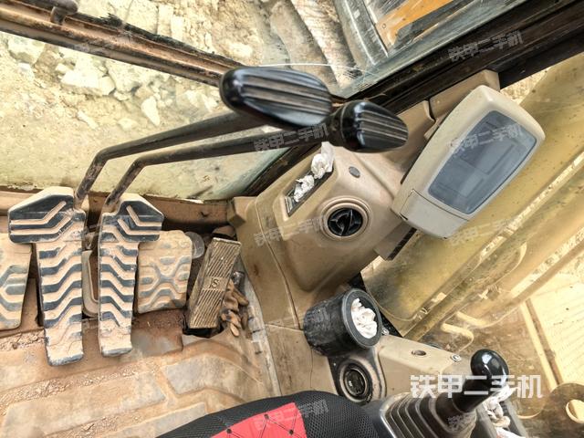 座椅后部（驾驶室部分）