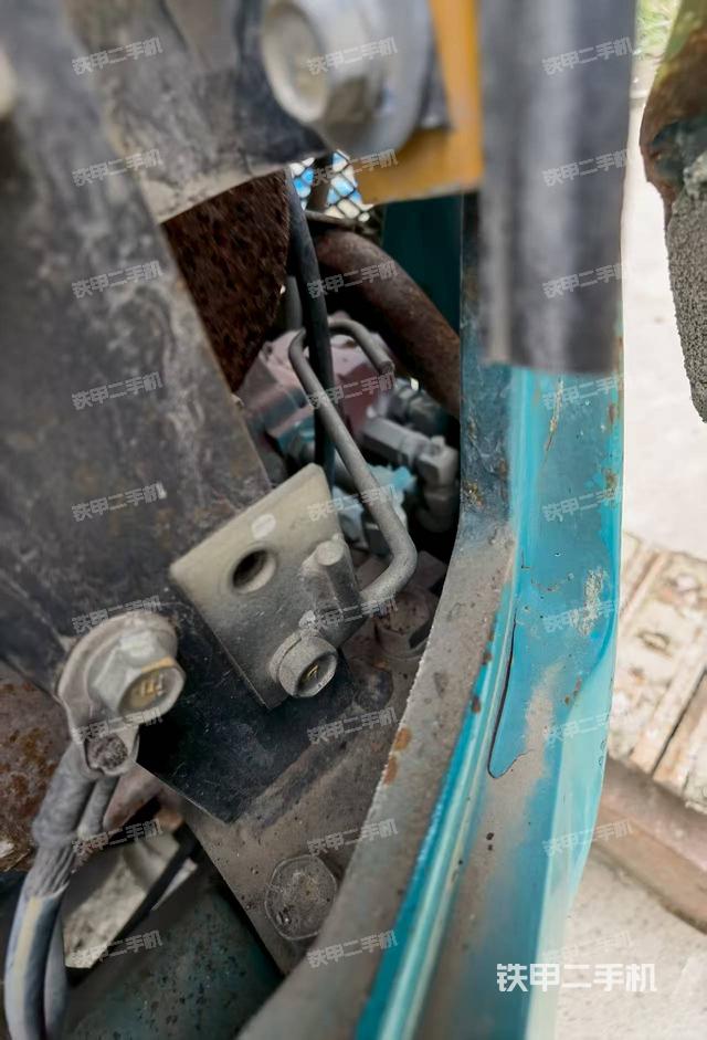 液壓泵艙室正面整體（整機(jī)外觀）