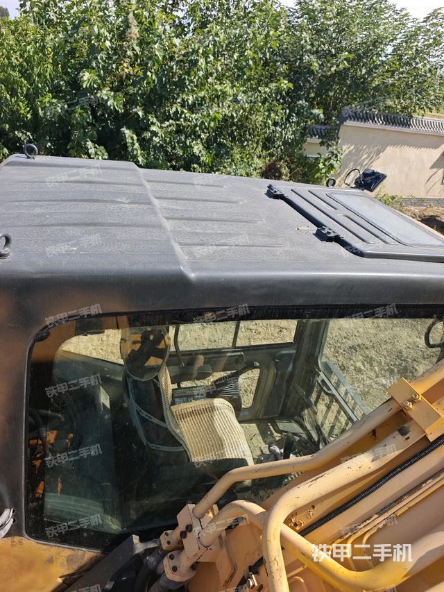 駕駛室頂部（整機(jī)外觀）