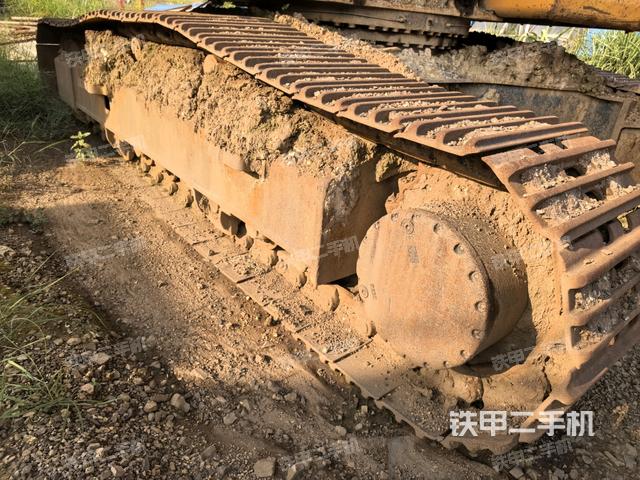 右驱动轮（行走机构）