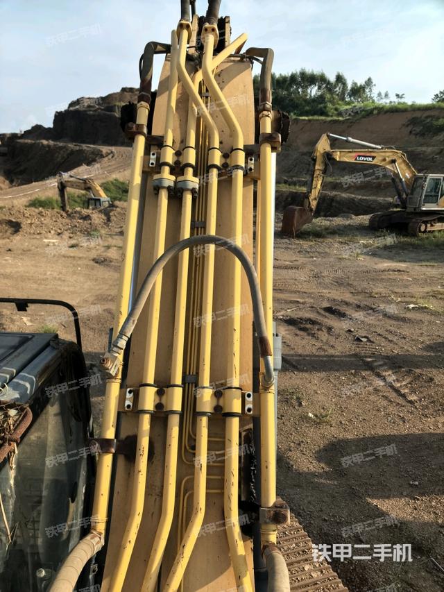 铲斗右后整体（工作和回转装置）