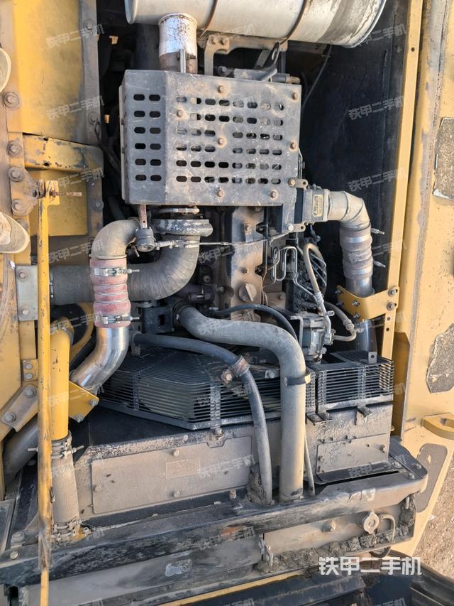 发动机室（上车部件）