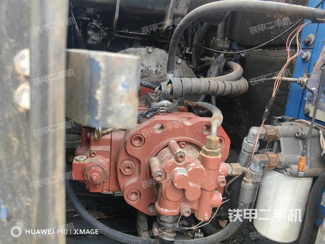 液压泵舱室正面整体（整机外观）