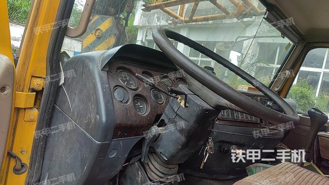 驾驶室操作台（设备外观及核心部件）