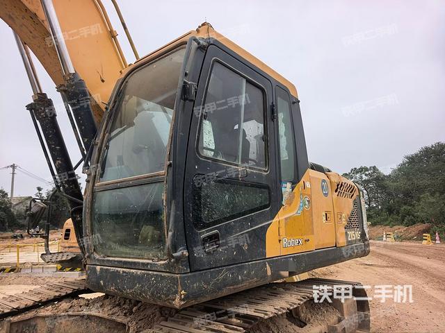 驾驶室左前45度（驾驶室部分）