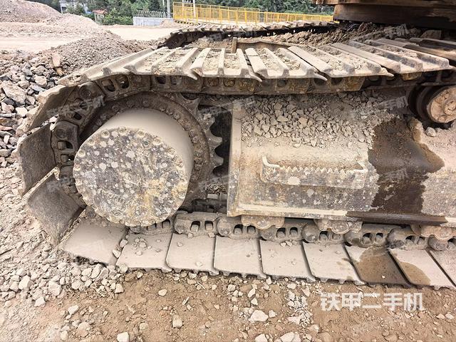 右驱动轮（行走机构）