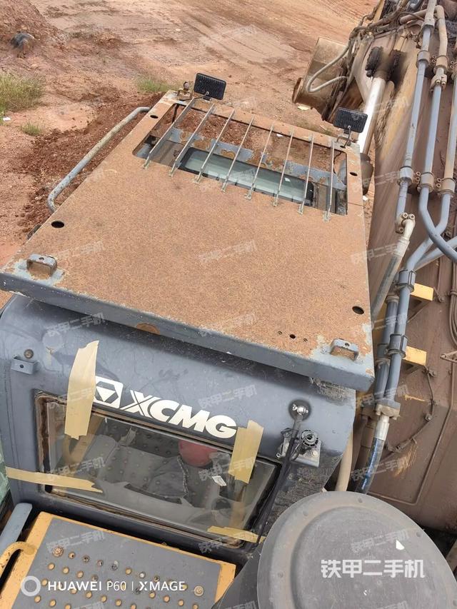 驾驶室顶部（整机外观）